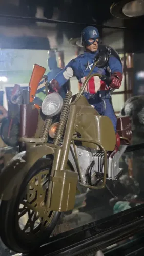 Capitão América +Moto+Caveira Vermelha