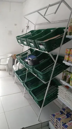 Fruteira 650 reais ,Mais 50 garrafas Pet retornavel 100 reais.