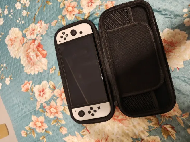 Nintendo Switch Oled + Case de proteção 