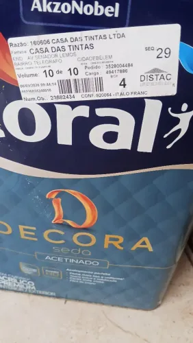 Tinta coral latão
