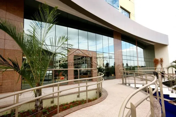 Sala Comercial de 78 m² na Avenida Salmão Excelente Localização