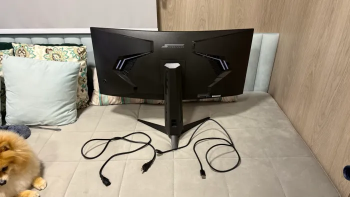 Vendo Monitor Gamer / Comercial