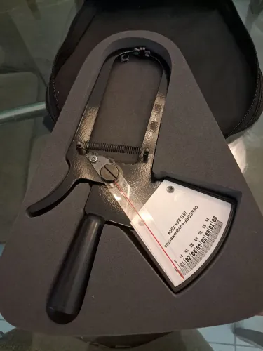 Equipamento para medir percentual de gordura localizada ra