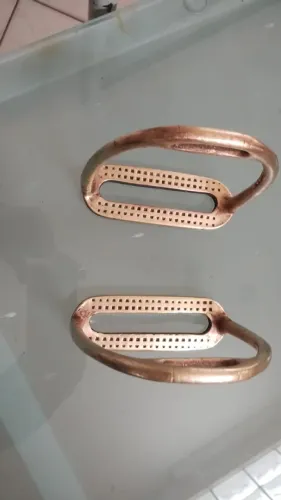 Estribos par de metal amarelo