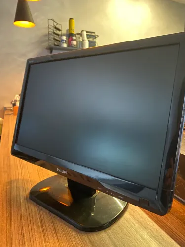 Monitor Philips 18,5?