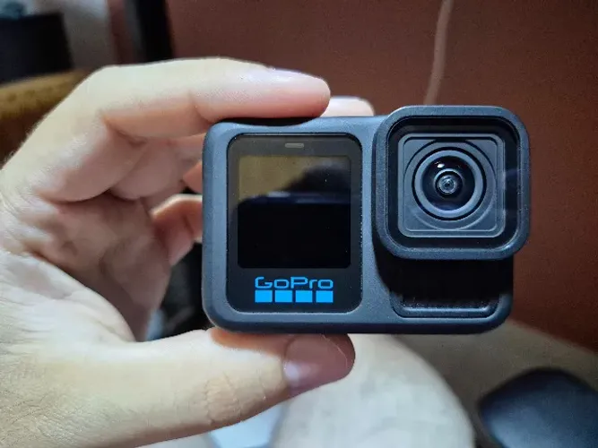 GoPro HERO13 Black + bateria + SanDisk Extreme Pro 256 GB + case rígido FitStill