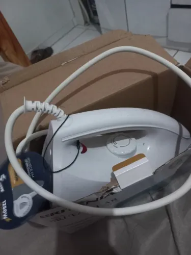 Ferro de passar roupa Britânia 