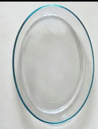 Travessa Assadeira Oval de Vidro 3L<br>Comprimento:34,8 cm Largura: 22 cm<br>Altura: 6,5 cm