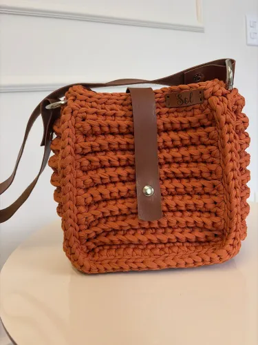 Bolsa crochê terra cota