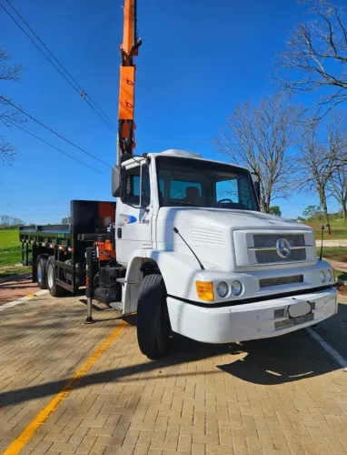 mb l1620 6x2 ano 2010 com munck