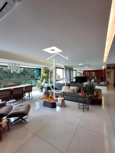 BELÍSSIMO APARTAMENTO REFORMADO E COM MÓVEIS PLANEJADOS EM EXCELENTE LOCALIZAÇÃO NA JAQUEI