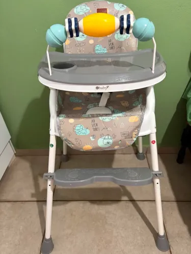 Cadeirinha de alimentação nova
