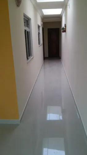 Disponível para Acentamento pisos porcelanatos e azulejos. Em Cascavel PR. 
