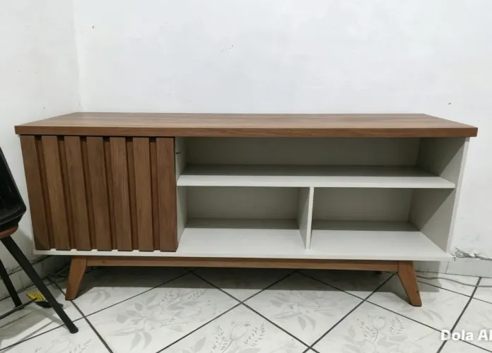 Rack com uma porta pra tv até 60 polegadas. Comprimento: 1,40/ largura: 0,35 /alt. 0,65