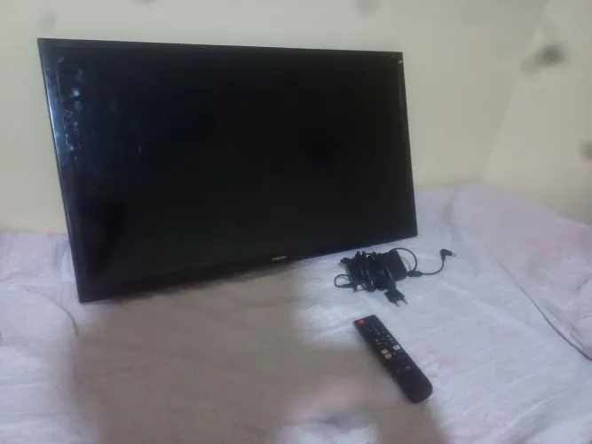 Smart Tv Samsung 32 Polegadas Com A TELA PRETA