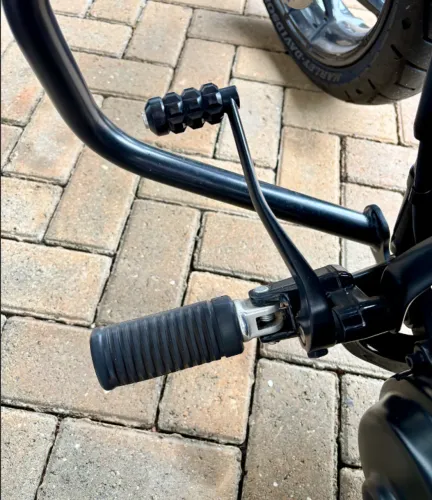 Pedais Frontais Original Harley-Davidson Softail