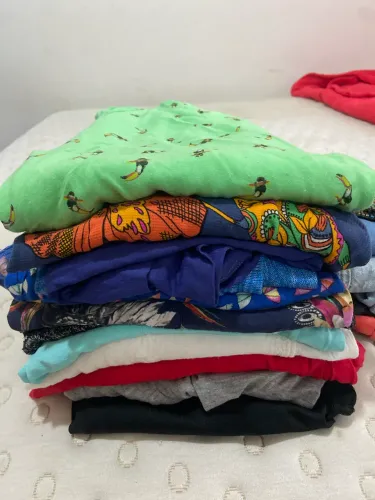 LOTE DE ROUPAS FEMININAS 