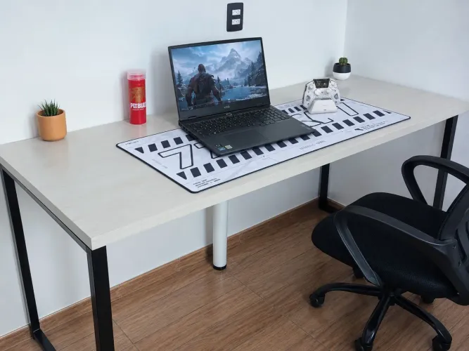 Mesa de escritório 150x60 com altura regulável