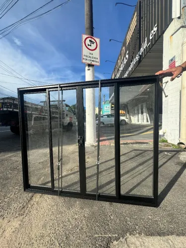 JANELA 1.00X1.20 PRETA 4 FOLHAS - LINHA 20 MODULAR (REFORÇADA)