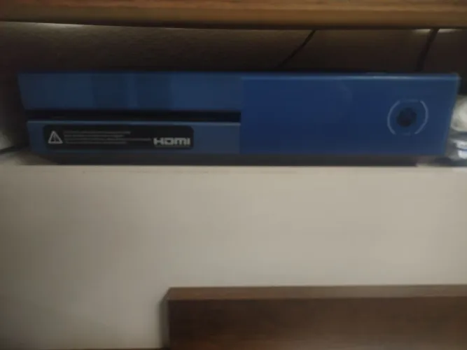 Xbox One S 1TB - Edição Azul + Controle Original Preto