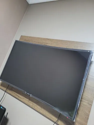 TV 4k HDR - Samsung 40 - Tela Curva 