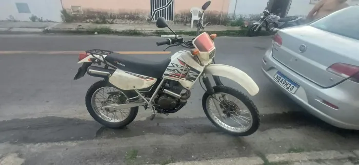 Honda XR 200 - Ano 2001 / Toda Funcionando