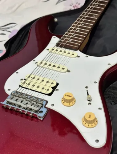 Guitarra Yamaha 
