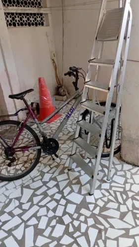 Bicicleta e escada