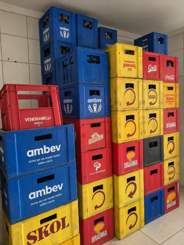 Lote de Caixas de Cerveja e Refrigerante