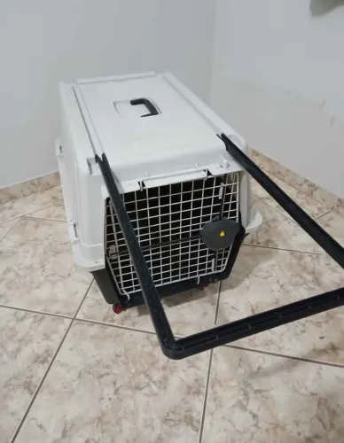 Caixa transportadora de cães Ferplast 40