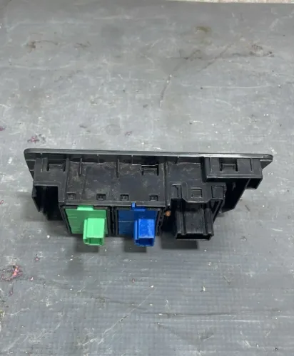 Botão do retrovisor e porta mala  renault kwid