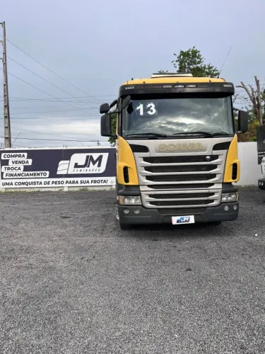 Caminhão Scania R400 6X2 13/13