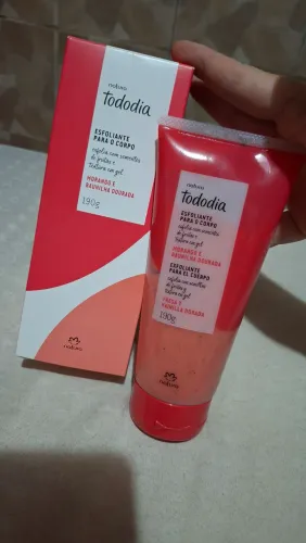 Esfoliante Corporal - Morango e Baunilha Dourada (Natura)
