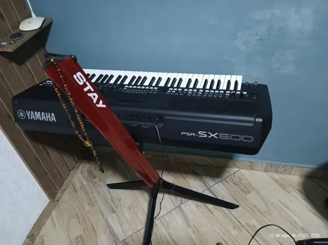 TECLADO YAMAHA EM ESTADO DE NOVO