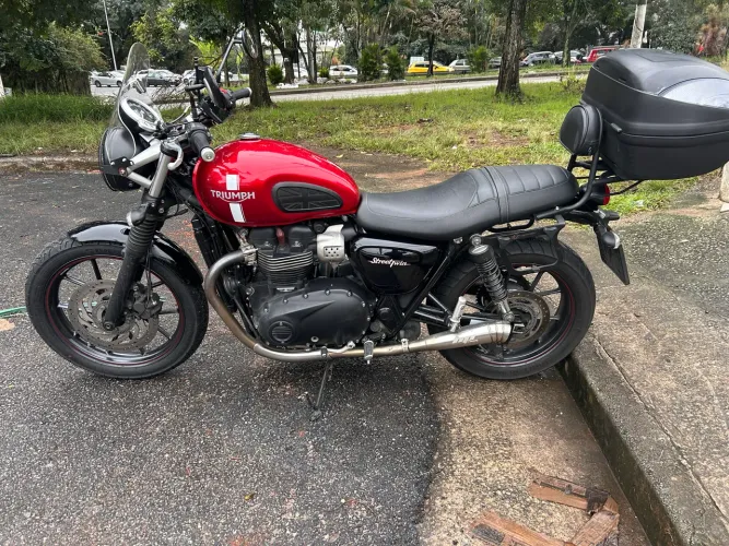 Triumph Street Twin 900