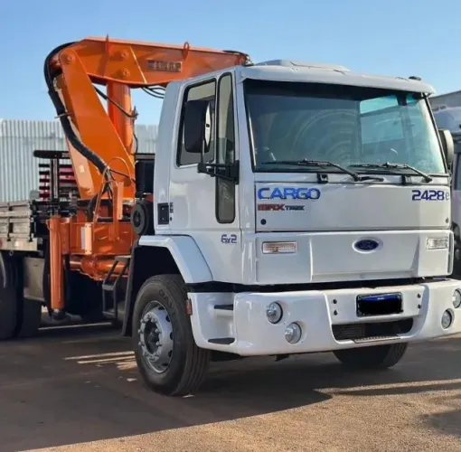 Ford cargo munck 2428 6x2 ano 2006 único dono