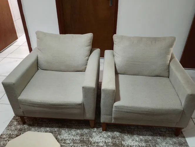 Sofá 3 lugares, e 2 poltronas