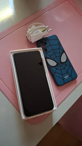 Celular Samsung M14 5G semi-novo. Excelente estado, carregador original e capinha inclusos