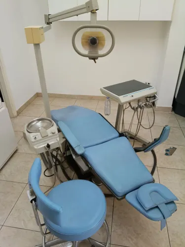 Cadeira Odontológica Dabi Atlante completa - com mocho e kart 