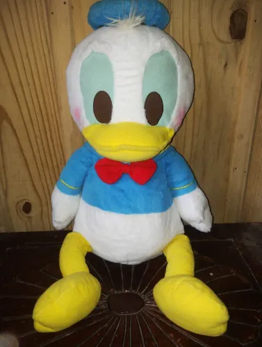 Pato Donald pelucia grande