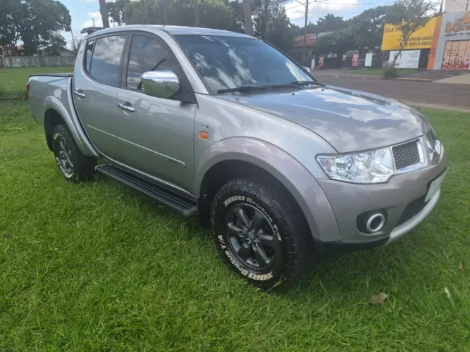 Mitsubishi L200 Triton HPE 3.2 CD TB Int.diesel AUT 2013