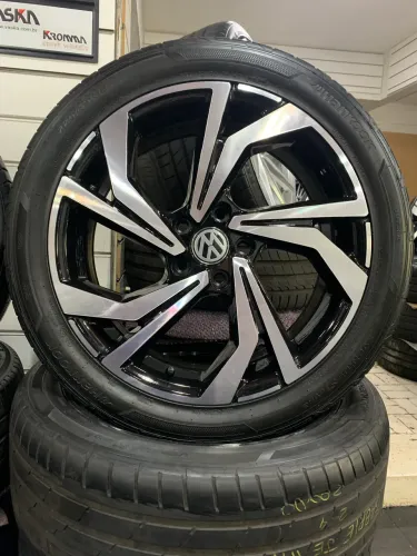 Roda Jetta GLI 2025 aro 18 5x112 com pneu Hankook