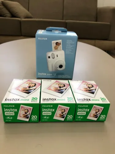 INSTAX MINI 12 + 3 CAIXAS DE 20 UNIDADES DO FILME INSTAX