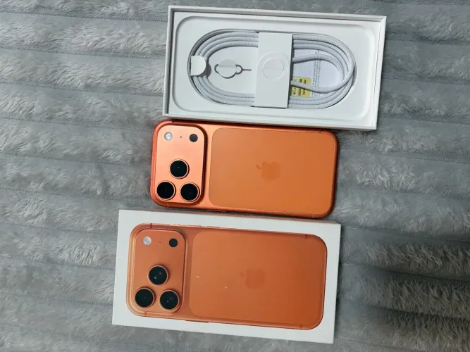 iPhone 17 Pro 512 GB Laranja-Cósmico