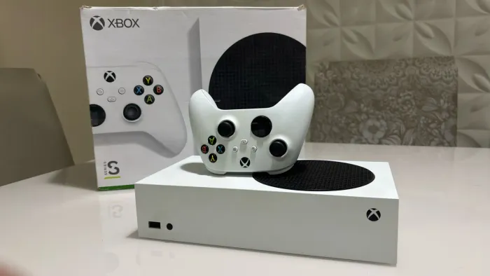Xbox Séries S 512gb semi novo