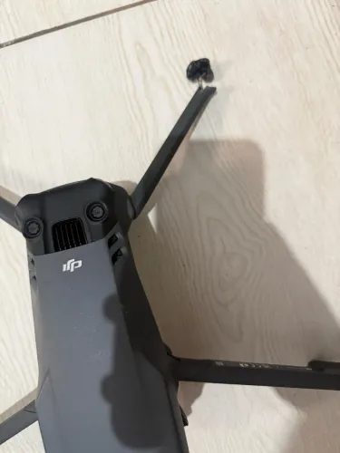 DJI Mavic 3 Classic, drone profissional.