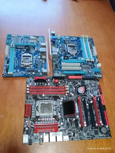 Placas mães diversas para reparo ou retirada de peças