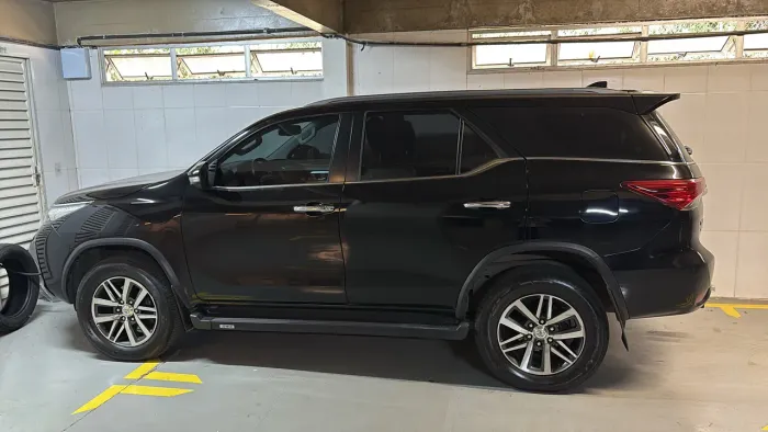 Toyota Hilux SW4 SRX 4X4 2.8 TDI 16V Dies. Aut. 2016