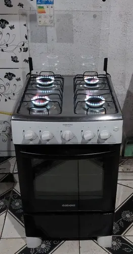 Ótimo fogão Itatiaia top de 4 bocas manual com válvula de segurança conservado