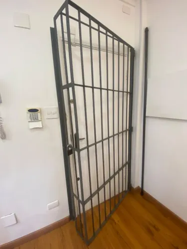Grade de porta ( chamar whatsapp *